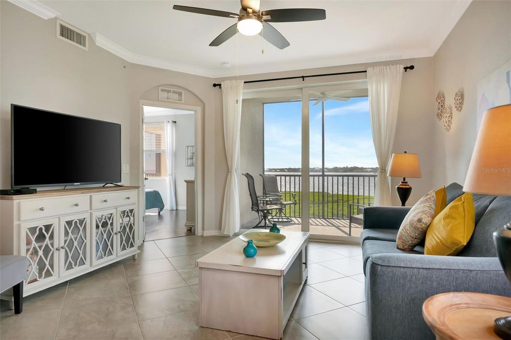 Image 18 of property listing at 1020 TIDEWATER SHORES LOOP 208, Bradenton, FL 34208