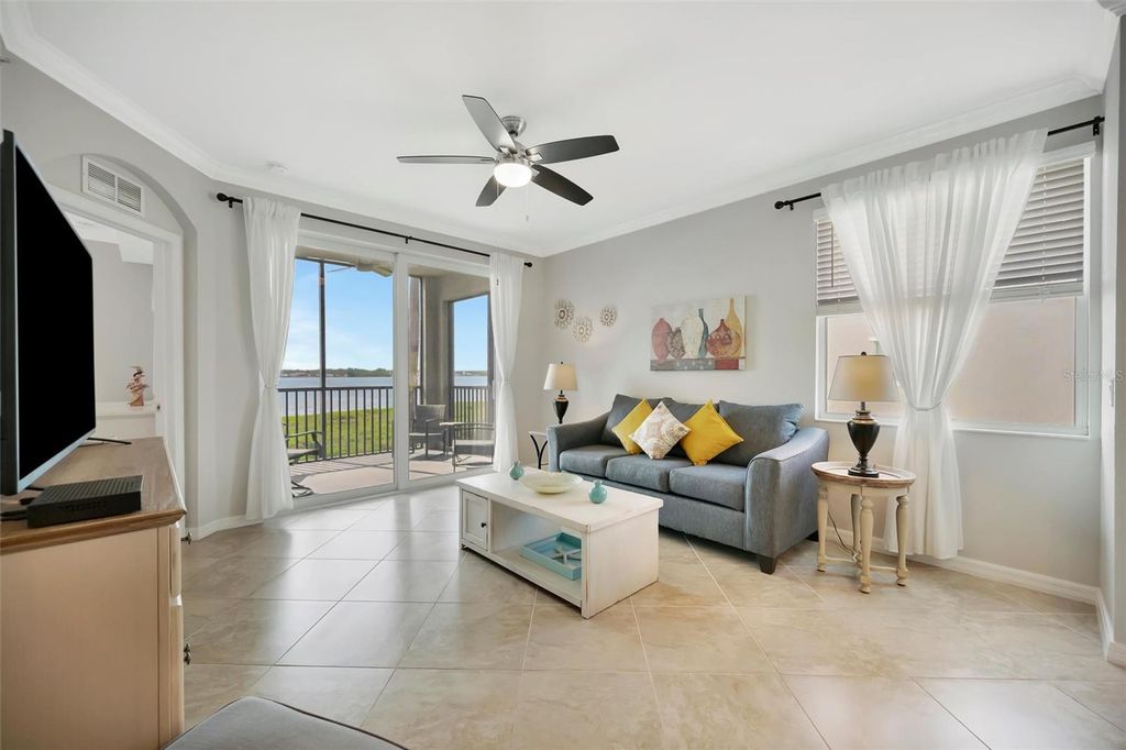 Image 3 of property listing at 1020 TIDEWATER SHORES LOOP 208, Bradenton, FL 34208