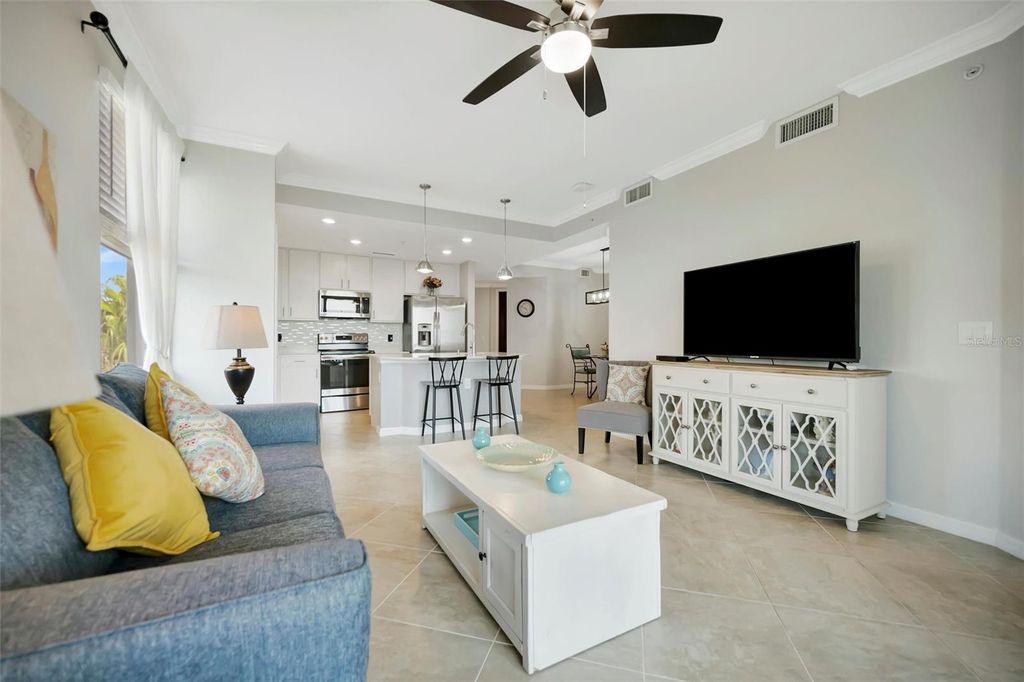 Image 21 of property listing at 1020 TIDEWATER SHORES LOOP 208, Bradenton, FL 34208