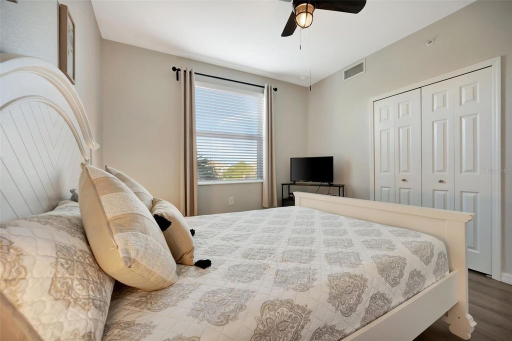 Image 46 of property listing at 1020 TIDEWATER SHORES LOOP 208, Bradenton, FL 34208