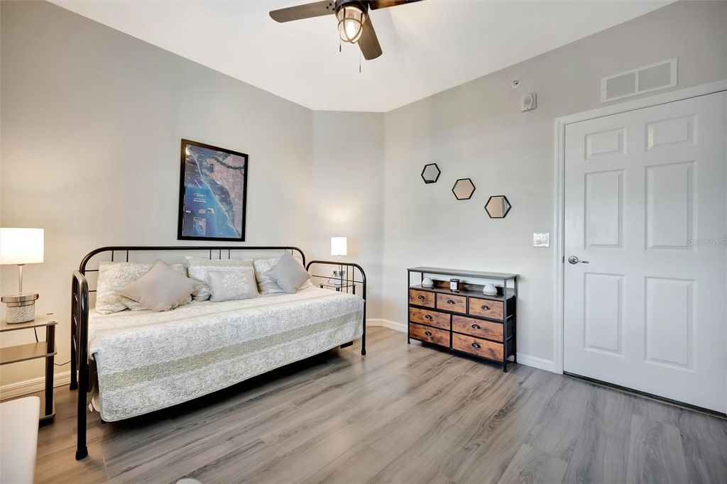 Image 48 of property listing at 1020 TIDEWATER SHORES LOOP 208, Bradenton, FL 34208