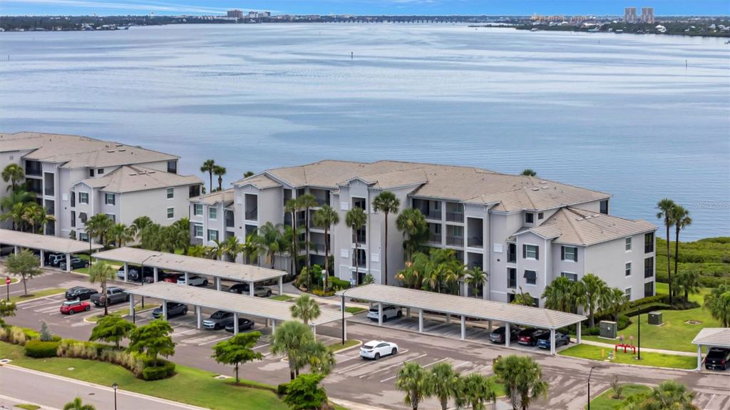 Image 65 of property listing at 1020 TIDEWATER SHORES LOOP 208, Bradenton, FL 34208