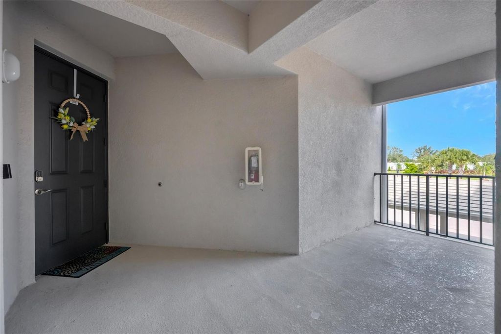 Image 70 of property listing at 1020 TIDEWATER SHORES LOOP 208, Bradenton, FL 34208
