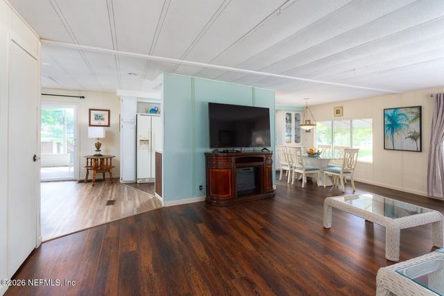 215 SARATOGA Drive, Satsuma, FL 32189