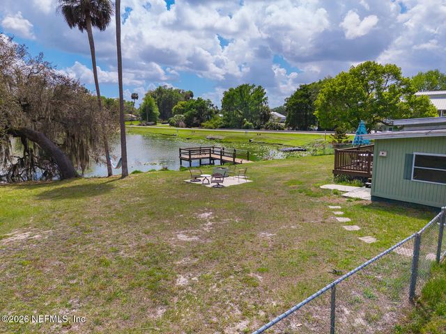 215 SARATOGA Drive, Satsuma, FL 32189