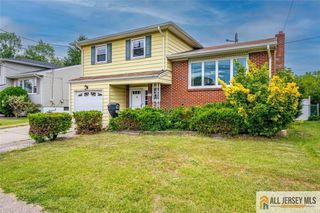 2300 Desisto Drive, Rahway, NJ 07065