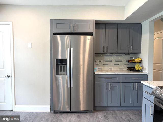 609 S QUEEN ANNE DR, Fairless Hills, PA 19030