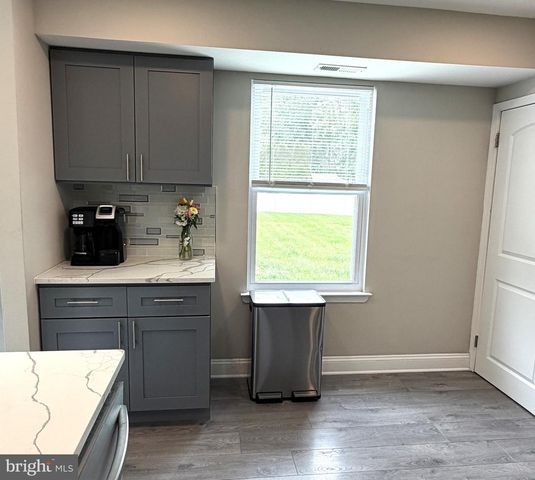 609 S QUEEN ANNE DR, Fairless Hills, PA 19030