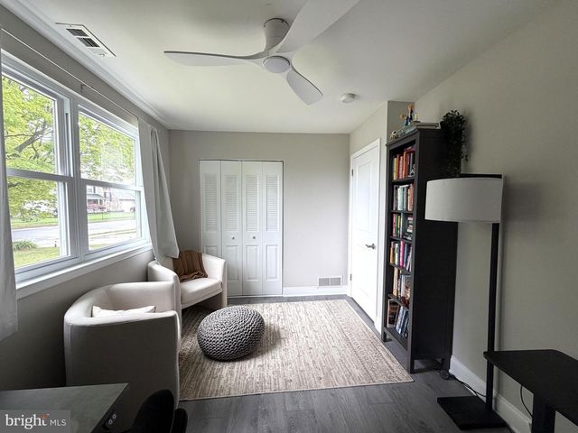 609 S QUEEN ANNE DR, Fairless Hills, PA 19030