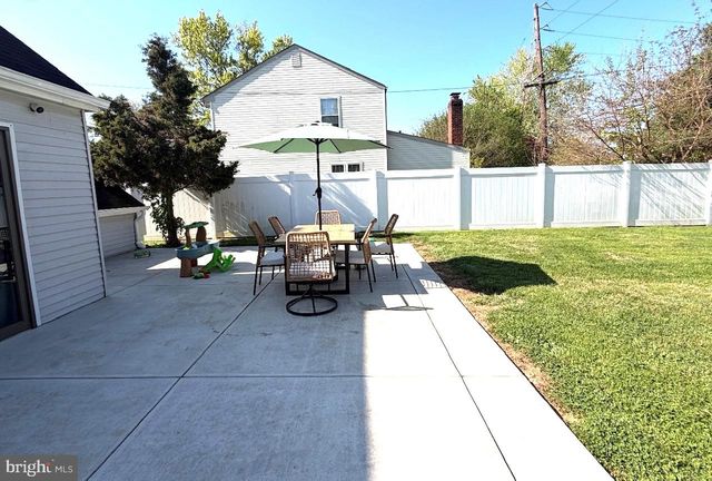 609 S QUEEN ANNE DR, Fairless Hills, PA 19030
