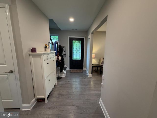 609 S QUEEN ANNE DR, Fairless Hills, PA 19030