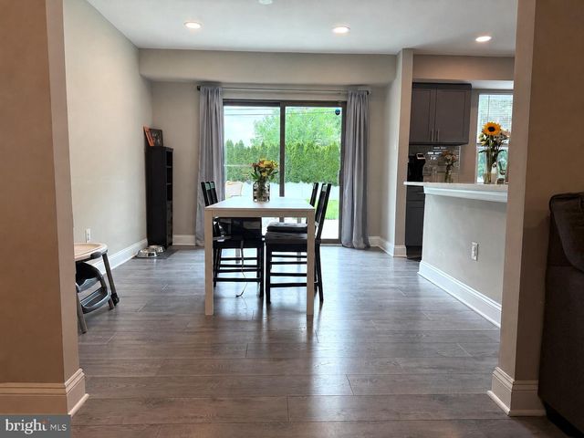 609 S QUEEN ANNE DR, Fairless Hills, PA 19030