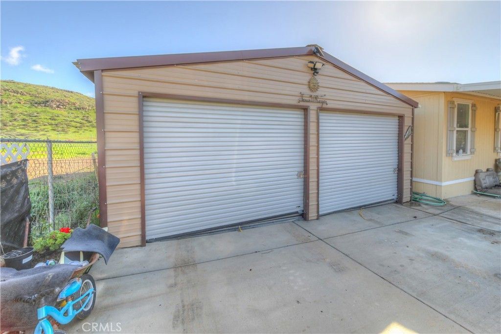 Image 16 of property listing at 32986 Grand Avenue, Winchester, CA 92596