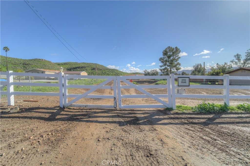 Image 19 of property listing at 32986 Grand Avenue, Winchester, CA 92596