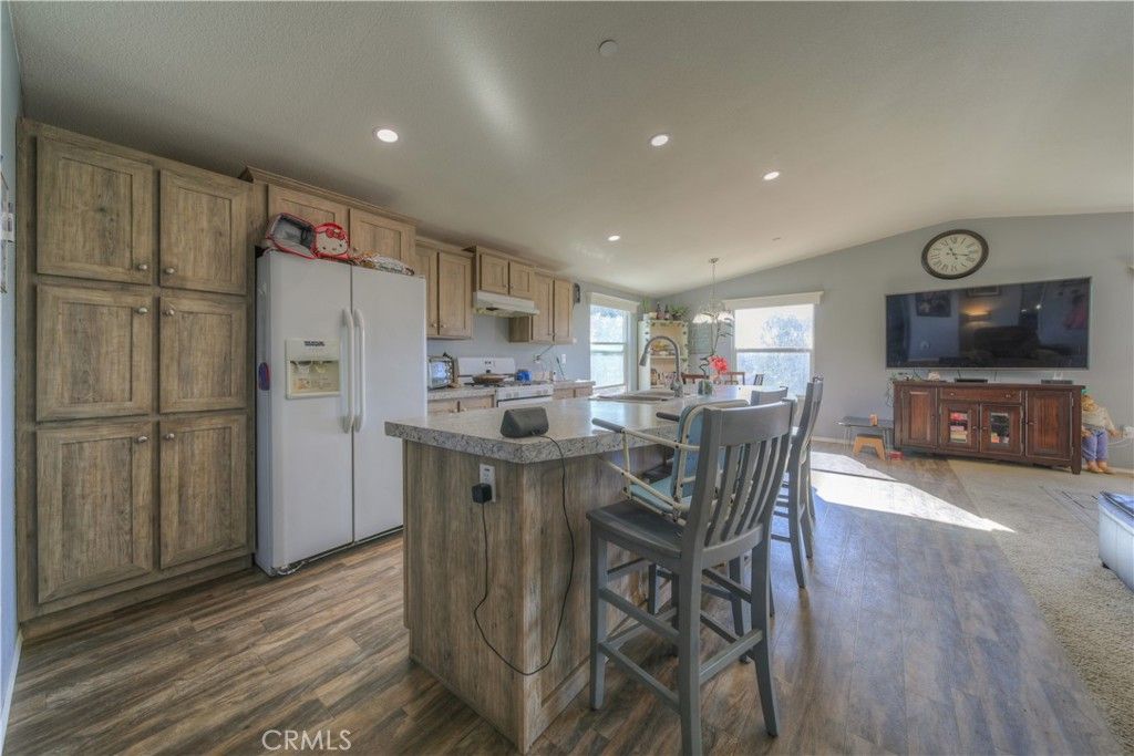 Image 2 of property listing at 32986 Grand Avenue, Winchester, CA 92596