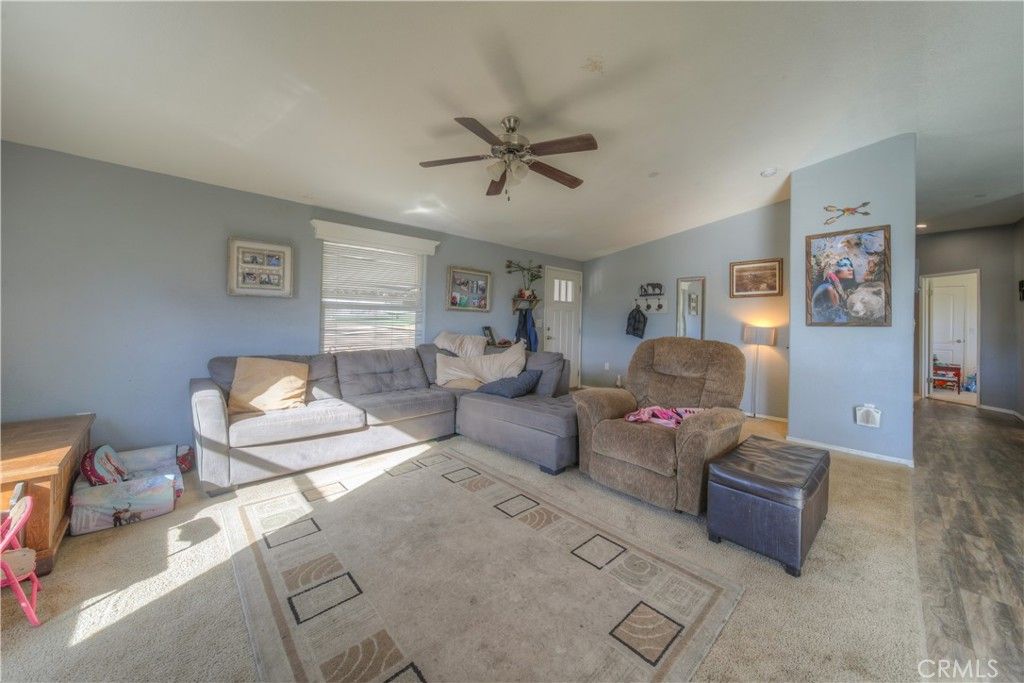 Image 7 of property listing at 32986 Grand Avenue, Winchester, CA 92596