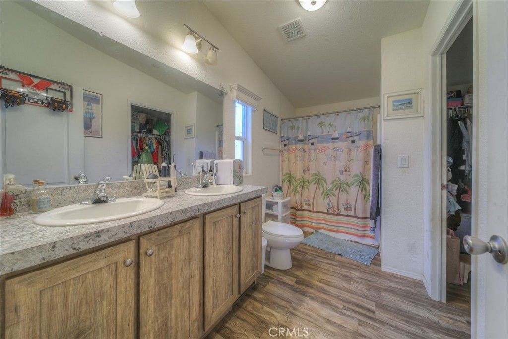 Image 9 of property listing at 32986 Grand Avenue, Winchester, CA 92596