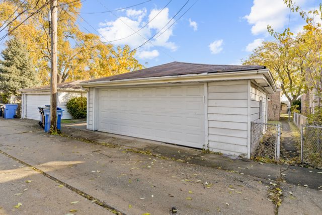 8550 S Jeffery Boulevard, Chicago, IL 60617