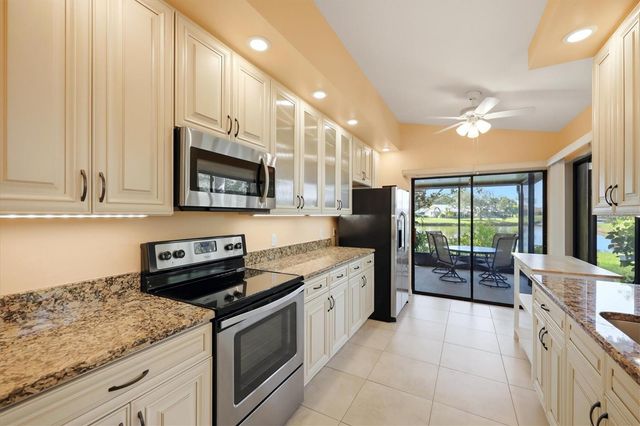 214 SOUTHAMPTON DRIVE 327, Venice, FL 34293