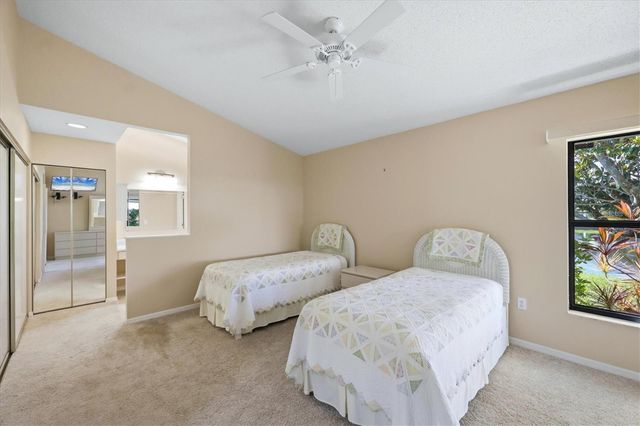 214 SOUTHAMPTON DRIVE 327, Venice, FL 34293