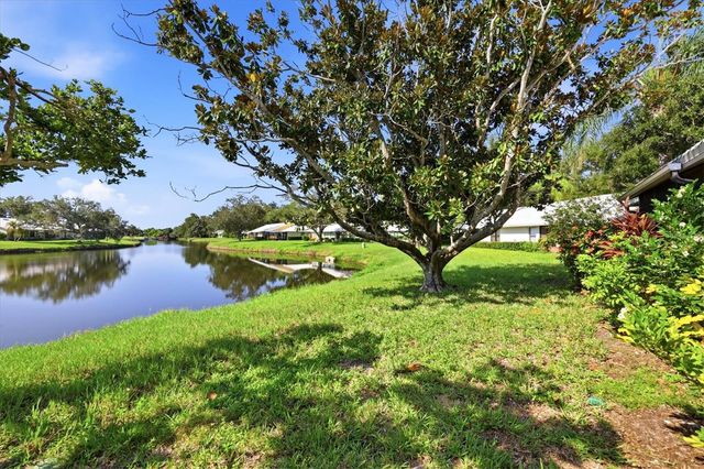 214 SOUTHAMPTON DRIVE 327, Venice, FL 34293