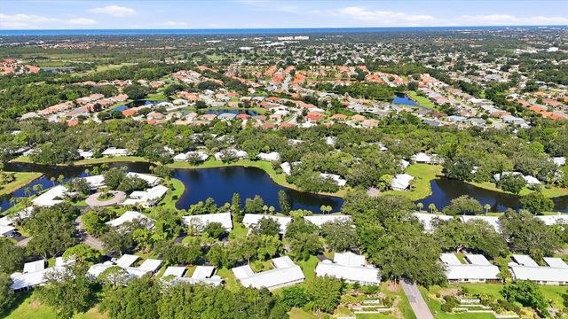 214 SOUTHAMPTON DRIVE 327, Venice, FL 34293