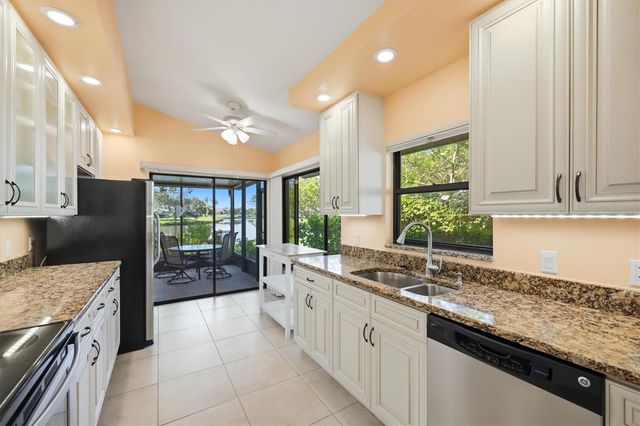 214 SOUTHAMPTON DRIVE 327, Venice, FL 34293