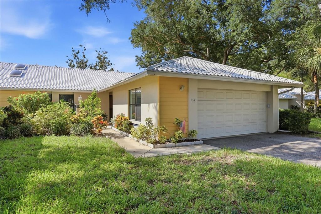 214 SOUTHAMPTON DRIVE 327, Venice, FL 34293