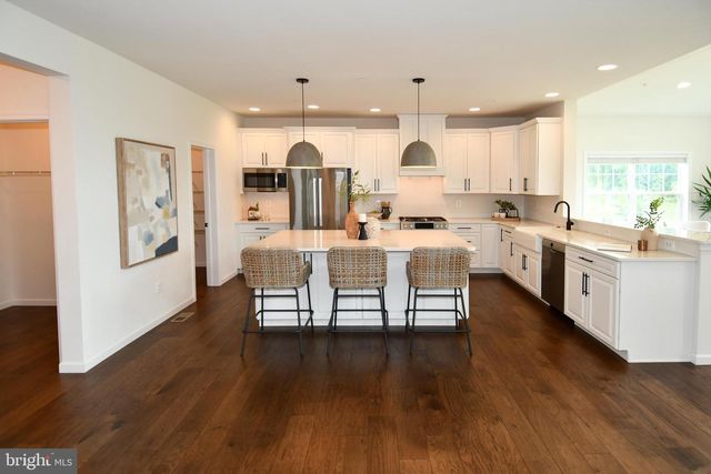 2710 HILLFIELD DR, Frederick, MD 21702