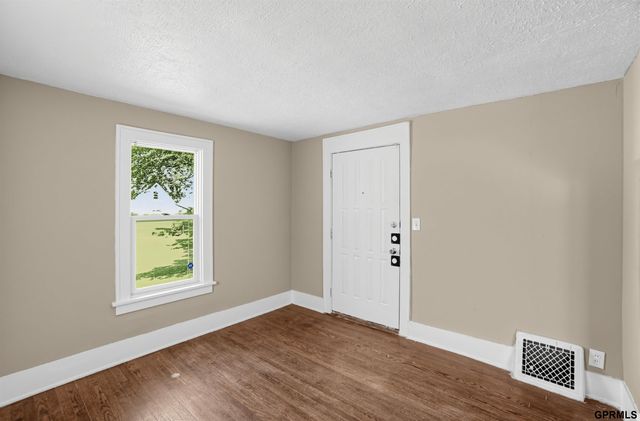 6107 Spencer Street, Omaha, NE 68104