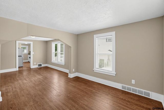 6107 Spencer Street, Omaha, NE 68104