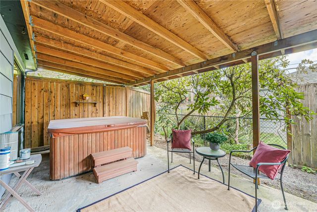 516 N 5th Avenue SW, Tumwater, WA 98512