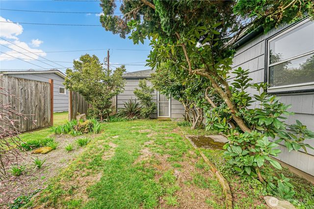 516 N 5th Avenue SW, Tumwater, WA 98512