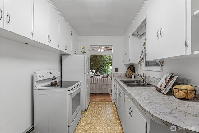 516 N 5th Avenue SW, Tumwater, WA 98512