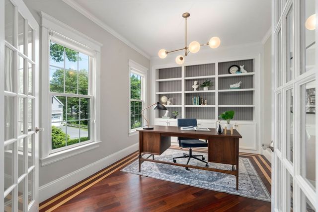 19 Dunedin Rd, Wellesley, MA 02481