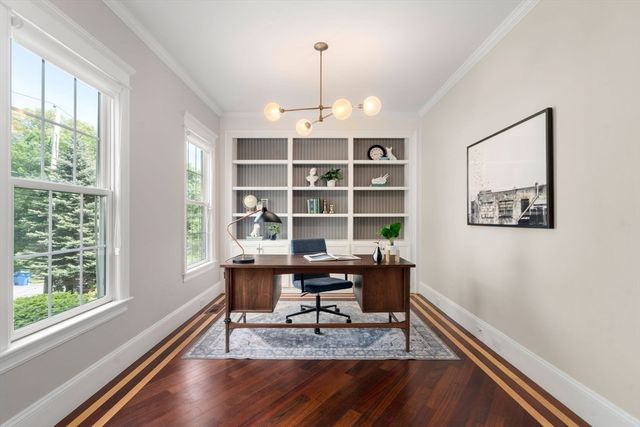 19 Dunedin Rd, Wellesley, MA 02481