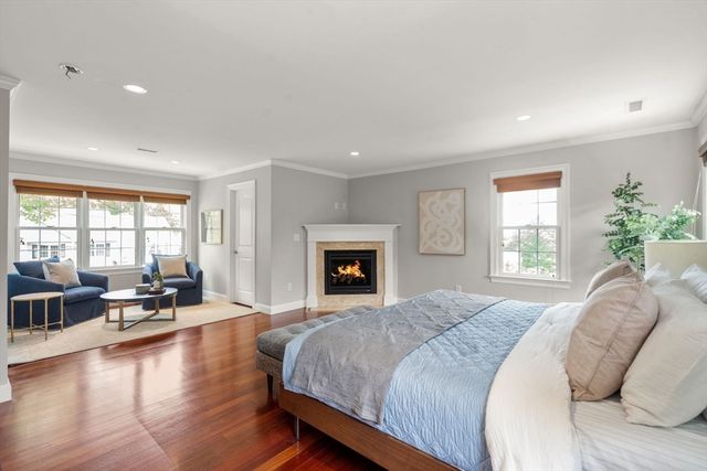 19 Dunedin Rd, Wellesley, MA 02481