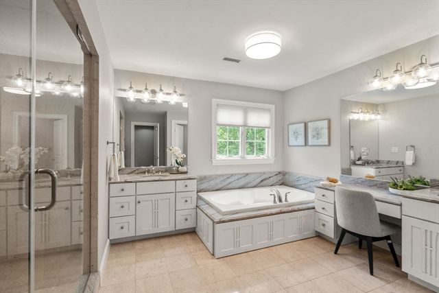 19 Dunedin Rd, Wellesley, MA 02481