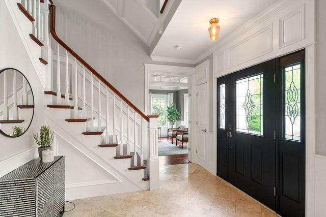 19 Dunedin Rd, Wellesley, MA 02481