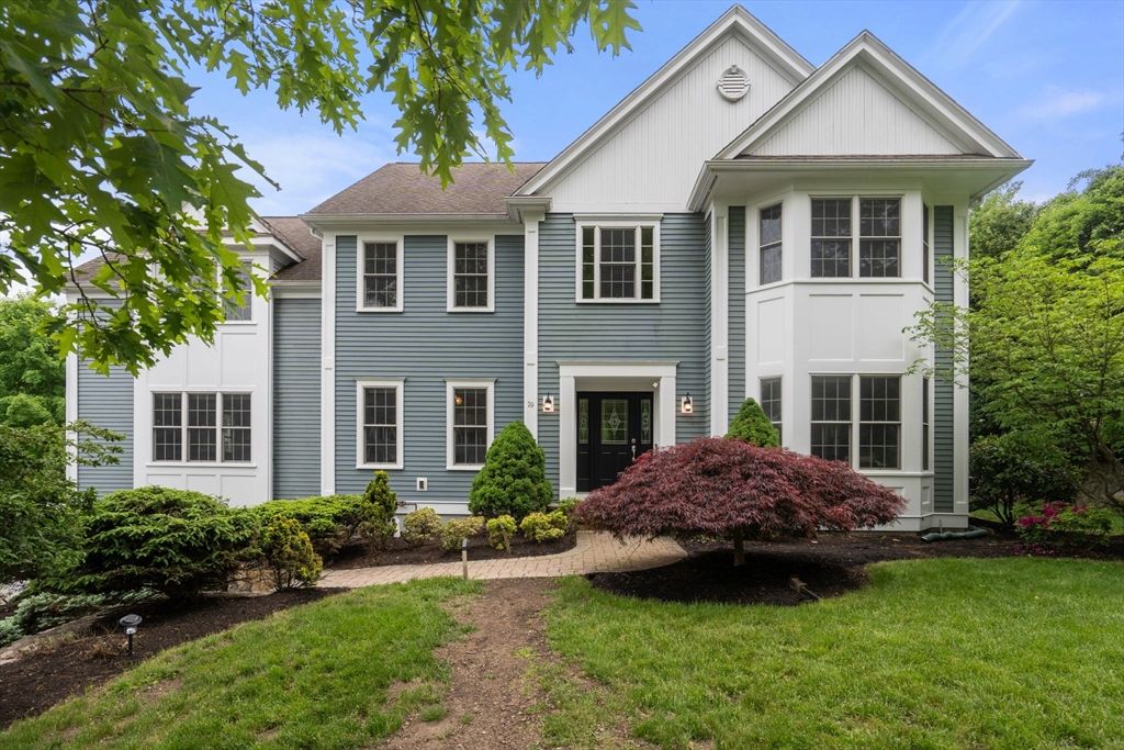 19 Dunedin Rd, Wellesley, MA 02481