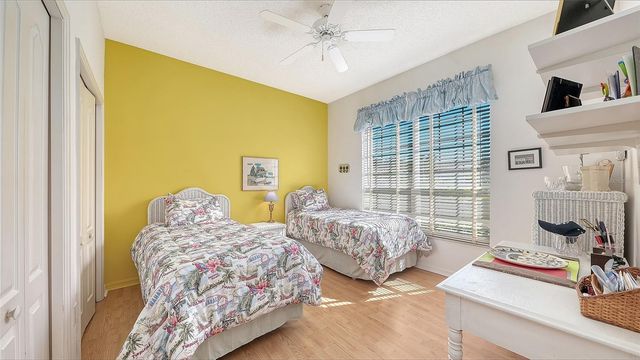 8928 WHITEMARSH AVENUE, Sarasota, FL 34238