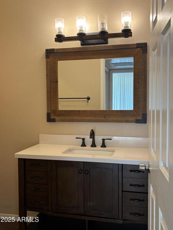 Image 17 of property listing at 1825 W RAY Road 2082, Chandler, AZ 85224