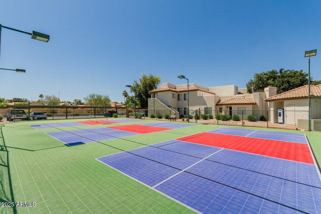 Image 25 of property listing at 1825 W RAY Road 2082, Chandler, AZ 85224