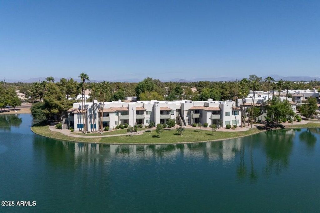 Image 34 of property listing at 1825 W RAY Road 2082, Chandler, AZ 85224