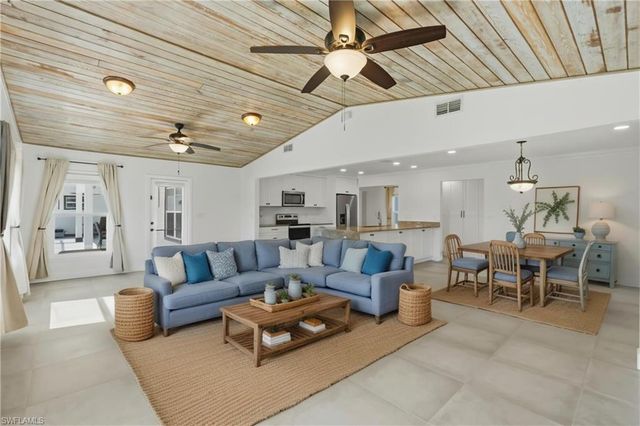16924 Timberlakes DR E, Fort Myers, FL 33908