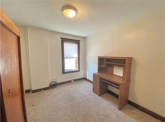 302 N Cedar St, New Castle, PA 16102