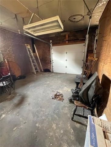 302 N Cedar St, New Castle, PA 16102