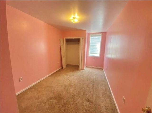 302 N Cedar St, New Castle, PA 16102