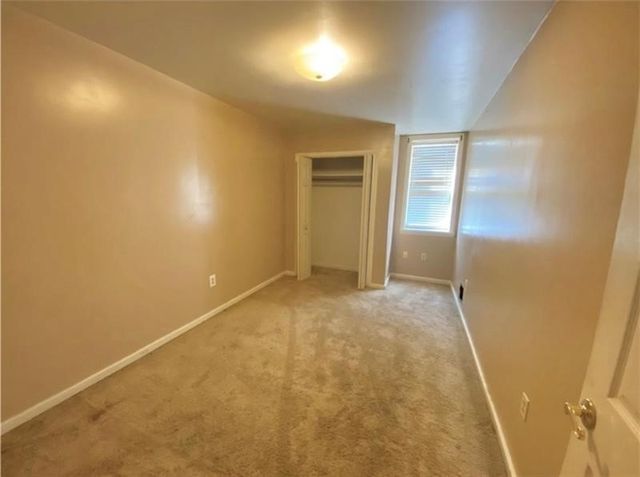 302 N Cedar St, New Castle, PA 16102