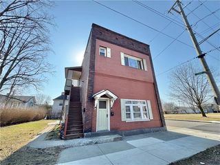 302 N Cedar St, New Castle, PA 16102